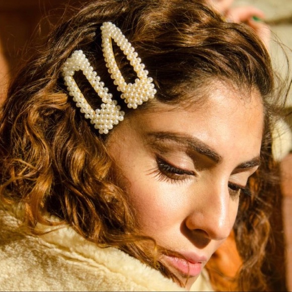 Pearl Hair Clip Set - Picture 2 of 3